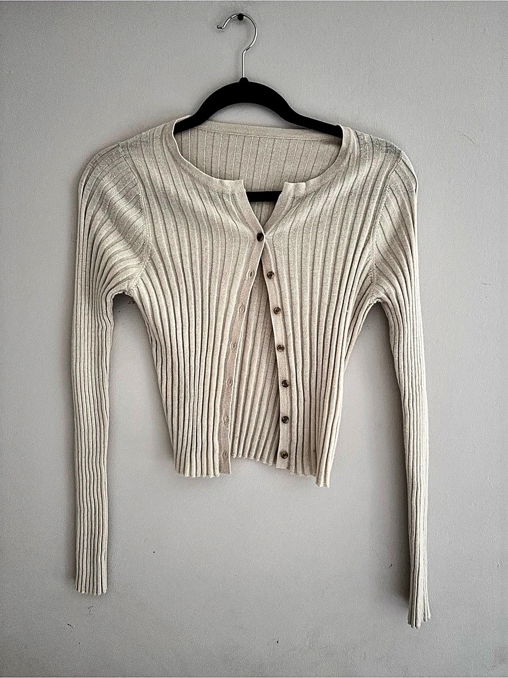 JUSLIN STUDIO Ribbed Button Cardigan in Cream Size Medium